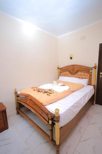 Grenshawy pyramids inn - image 4