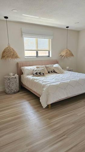 NEW - Tranquil Bliss Near Beach, Modern 3BR Retreat in Fort Lauderdale, USA