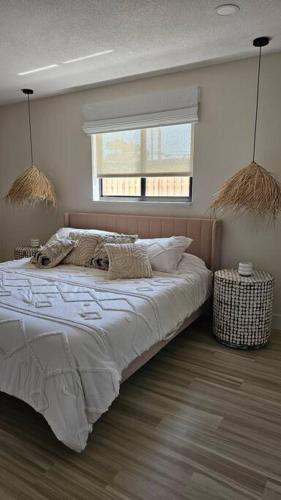 NEW - Tranquil Bliss Near Beach, Modern 3BR Retreat in Fort Lauderdale, USA