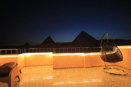 Grenshawy pyramids inn - image 3