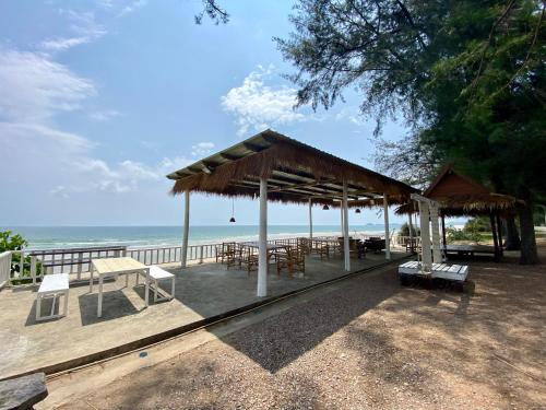 หาดทรายขาวรีสอร์ท หาดทรายขาวรีสอร์ท