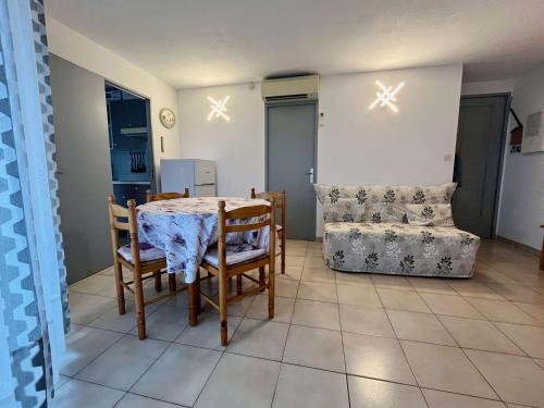 Appartement 2 pièces avec terrasse à 150m des plages - Cavalaire-sur-Mer - FR-1-226B-192 - image 3