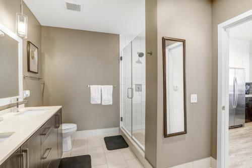 Downtown Tampa Gem 1-BD w/Pool, Gym, & Sky Lounge in Tampa, USA