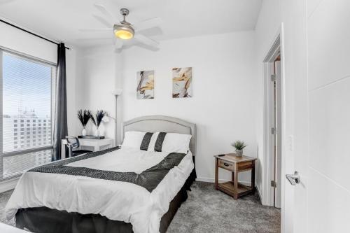 Downtown Tampa Gem 1-BD w/Pool, Gym, & Sky Lounge in Tampa, USA