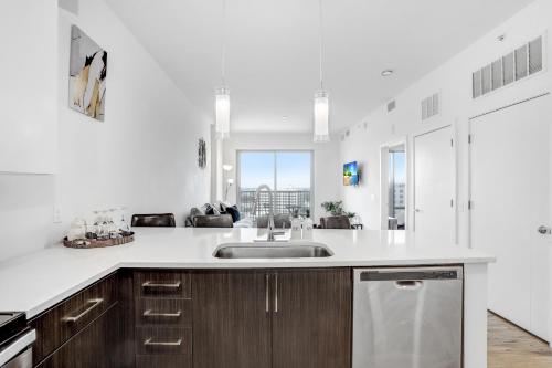 Downtown Tampa Gem 1-BD w/Pool, Gym, & Sky Lounge in Tampa, USA