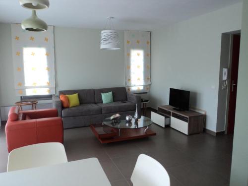 Violeta Apartments - image 2