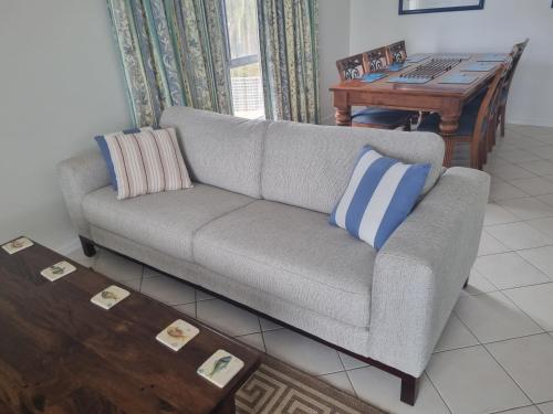 Port Elliot Beachcomber on Horseshoe Bay linen included spotless