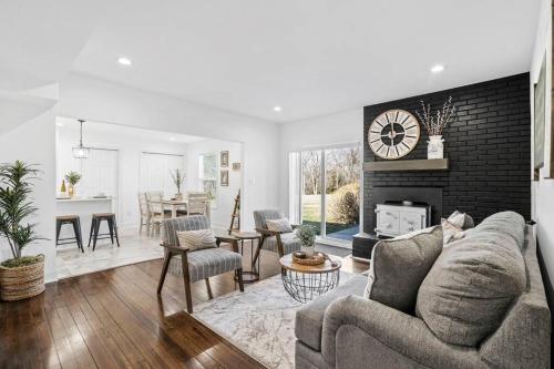 . Newly Renovated Modern Farmhouse