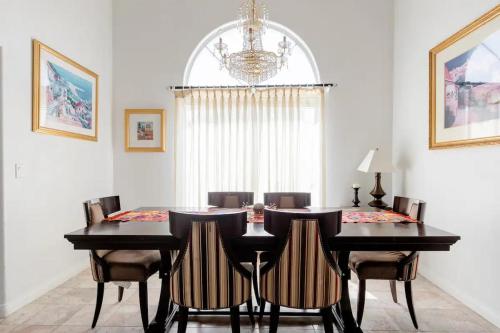Rose Canyon- 5 Bedroom Home in Las Vegas, Las Vegas (foto 6)