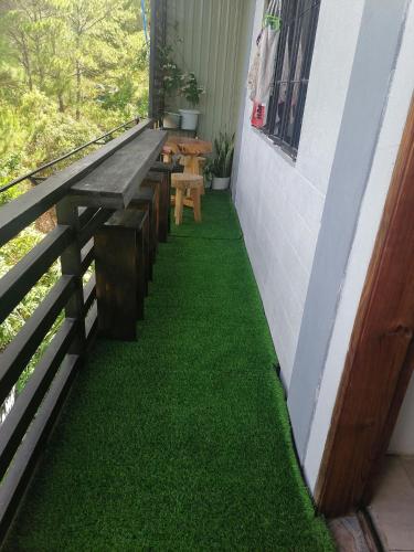 balkon/taras, Mavy's Maligcong Homestay in Bontoc