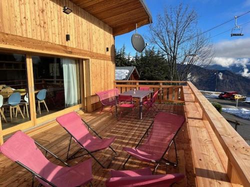 Chalet de 4 chambres avec jardin et wifi a La Lechere a 1 km des pistes