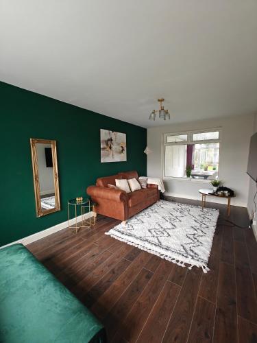 7 Mins To Nec - Spacious Solihull Home - 4 Bedrooms - 2 Living Rooms - Huge Garden- Mell Square, Hig - Birmingham