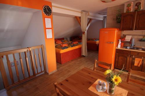 Orange Loft Apartment