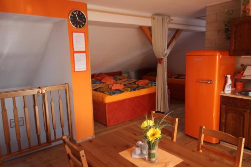 Orange Loft Apartment