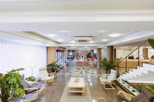 Lobby, Hotel Alfonso I in Albelos