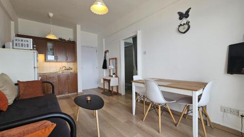 Apartment with Sea View image 9