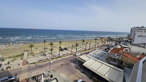 Apartment with Sea View image 3
