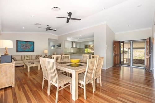 AVALON 5 STAR LUX 4 Bedroom home Kingfisher Bay Fraser Island 8 GUEST