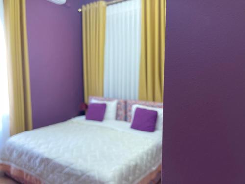 2 twin beds