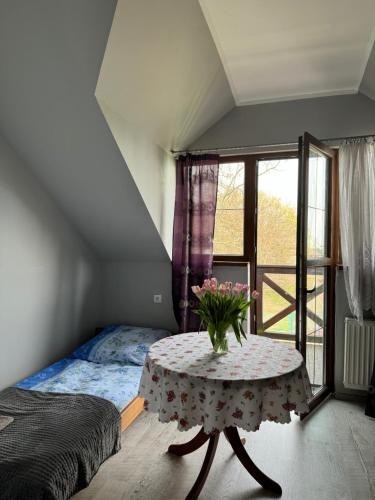 1 double bed, 1 twin bed