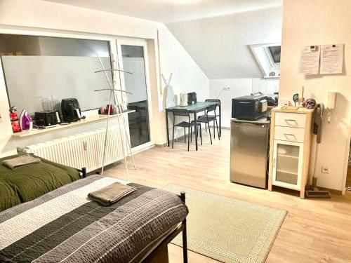 Sky Studio Apartment 1,5 Zimmer für 4 Leute Zentral 35qm S-Bahn Mercedes Benz