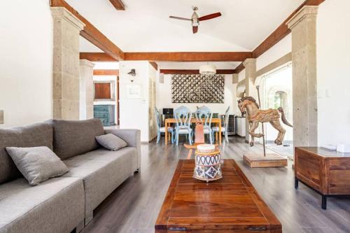 Casa vacacional alberca/jardín in Morelos, Mexico