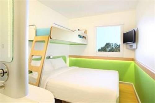 Ibis Budget Semarang Tendean Room Type - Standard Double Room with Bunk Bed