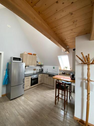 virtuve, Jensen-Hoff in Emmelsbull-Horsbull