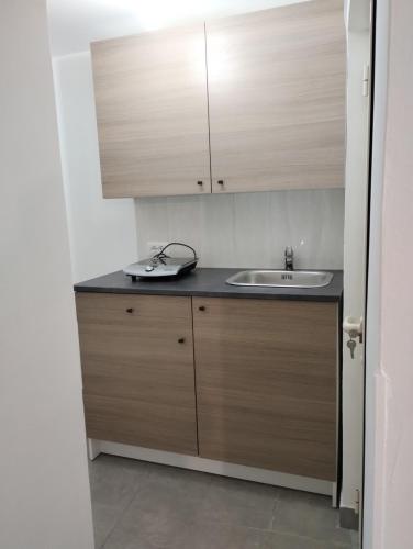 廚房, La camera nel villaggio in 塔姆維戈利亞特