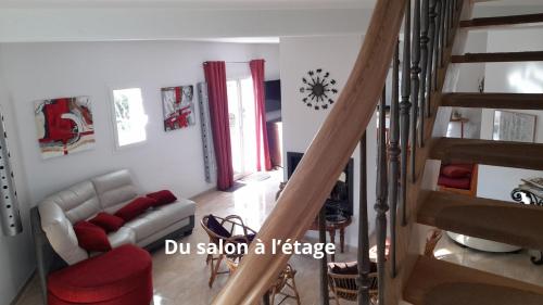 Villa Cyprès 5 chambres aires de jeux, forêt, accessibilité PMR (Villa Cypres 5 chambres aires de jeux, foret, accessibilite PMR) in Gaja-et-Villedieu