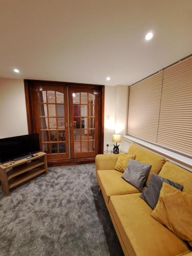 Leafield Holiday Home in Странрер