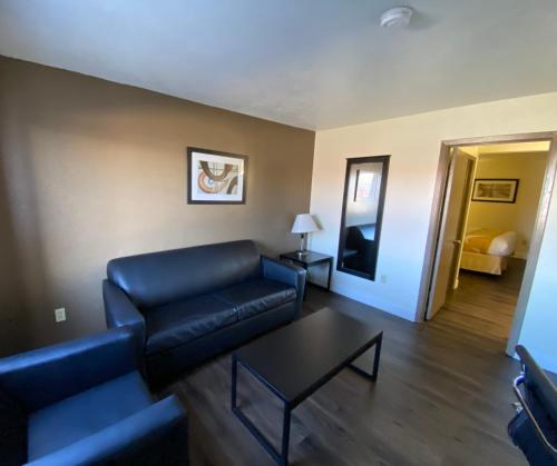 Quality Inn & Suites Del Rio - image 14