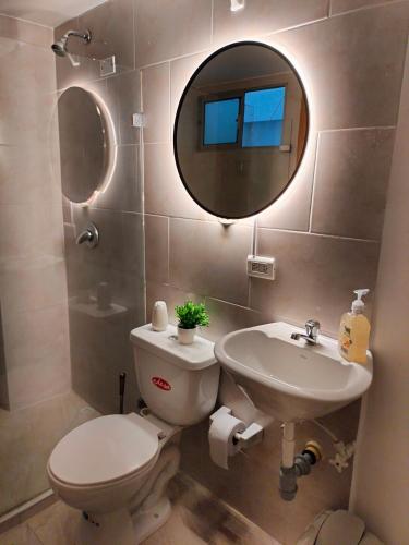 Lujoso, central, 100 m2, 3 camas, wifi, balcón 302, Medellín (fotografie 8)