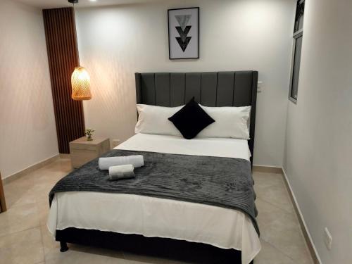 Lujoso, central, 100 m2, 3 camas, wifi, balcón 302, Medellín (fotografie 4)