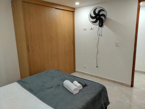 Lujoso, central, 100 m2, 3 camas, wifi, balcón 302, Medellín (fotografie 10)