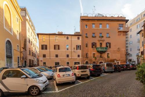 Campo De Fiori Stylish Apartment - main image