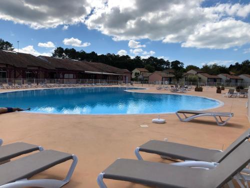 *Jolie maison proche plage et lac marin, avec piscine, tennis à Soustons Plage* gîte à louer Port d'Albret