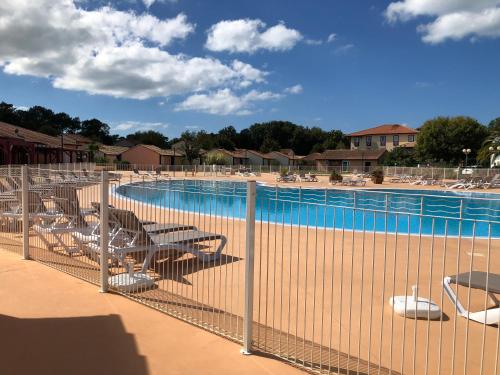 *Jolie maison proche plage et lac marin, avec piscine, tennis à Soustons Plage* gîte à louer Port d'Albret
