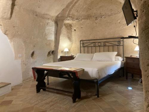 Double Room - Cave