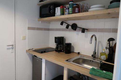 Kitchen, Appartement avec vue sur le lez in Aiguerelles