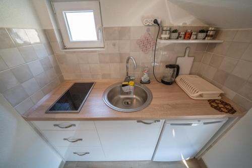 Apartment with Terrace image 8