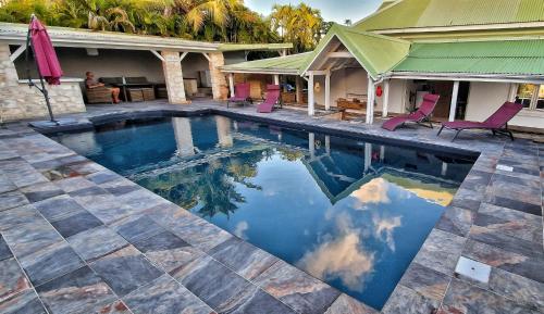 Villa JADE, VUE MER, PISCINE PRIVEE, PLAGE A PIEDS in Mare Gaillard