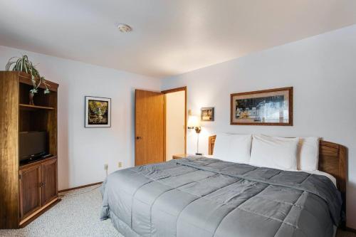 Dells Getaway At Tamarack & Mirror Lake Resort in Wisconsin Dells, USA