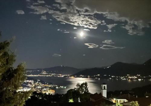 La finestra sul faro Lago Maggiore