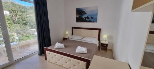 Standard Double Room image 10
