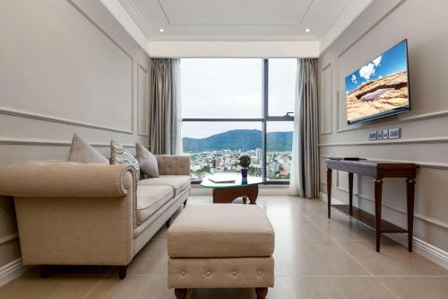 Luxury Apartment with Ocean View in Da Nang — photo 2