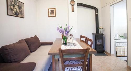 One-Bedroom Holiday Home
