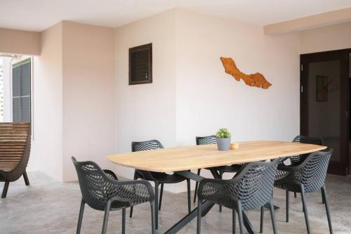 Three-Bedroom House image 4