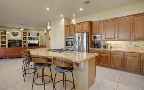 Spacious Cathedral City Home with Pool - Near Casino home in Cathedral City, USA