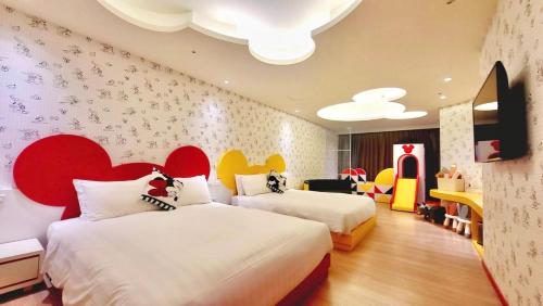 room detail thumbnail 2